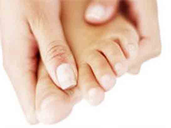 Ayak Başparmak Ağrısı Belirtileri ve Tedavisi