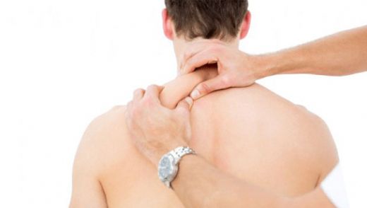 Boyun Fıtığı Ağrısı Belirtileri ve Tedavisi