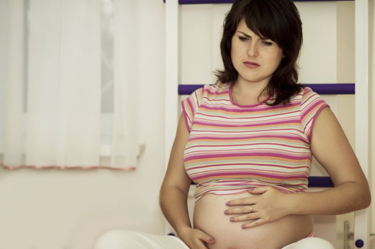 Gebelikte Sağ Kasık Ağrısı Belirtileri ve Tedavisi